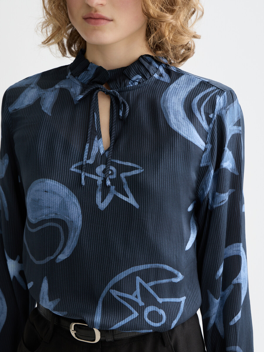 printed drawstring cuffs shirt
