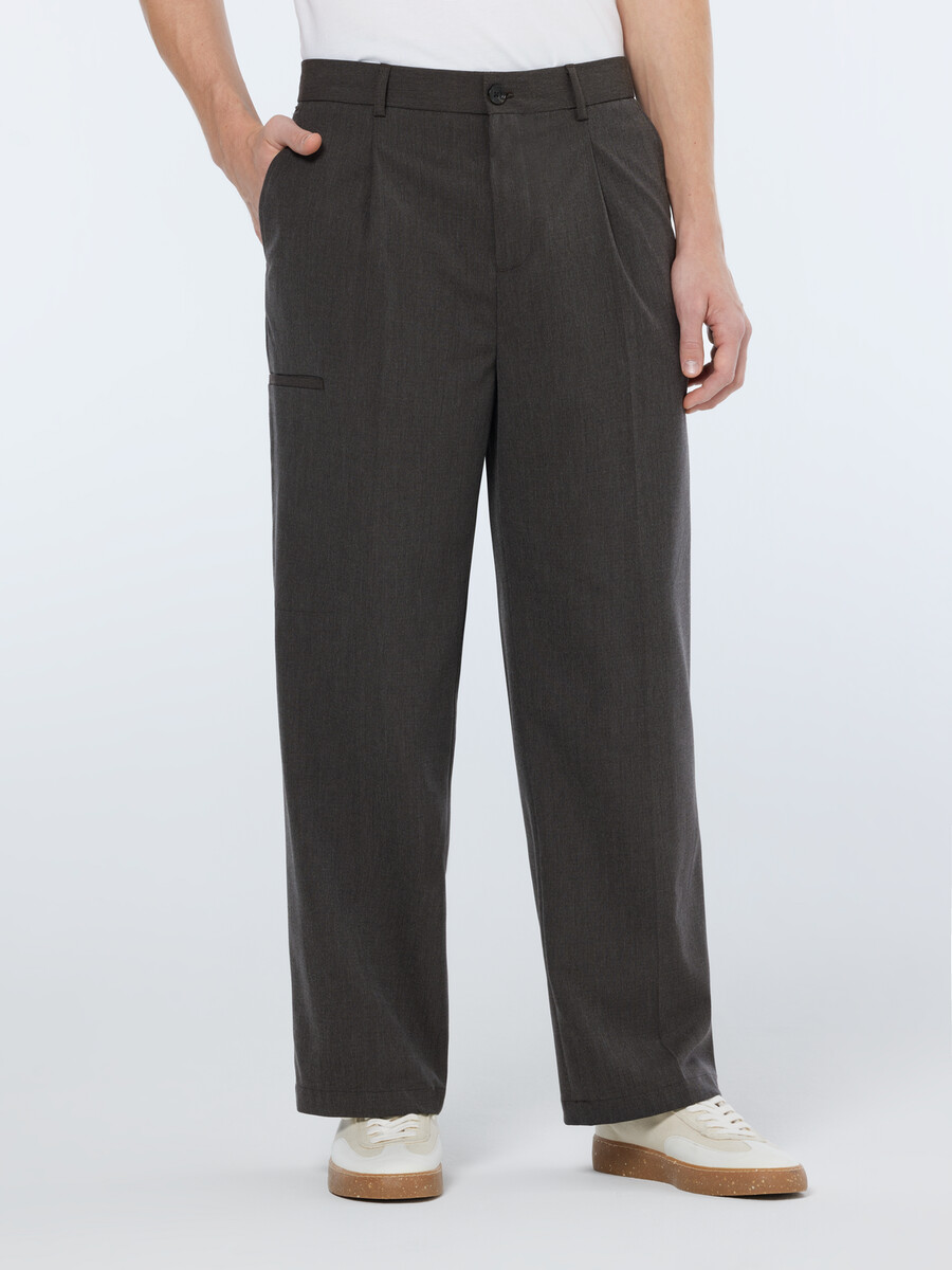 pocket detail wide fit melange chino