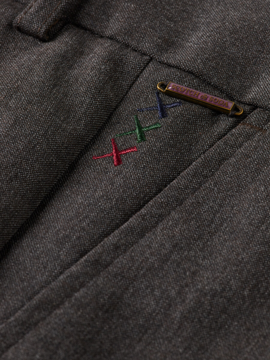 pocket detail wide fit melange chino