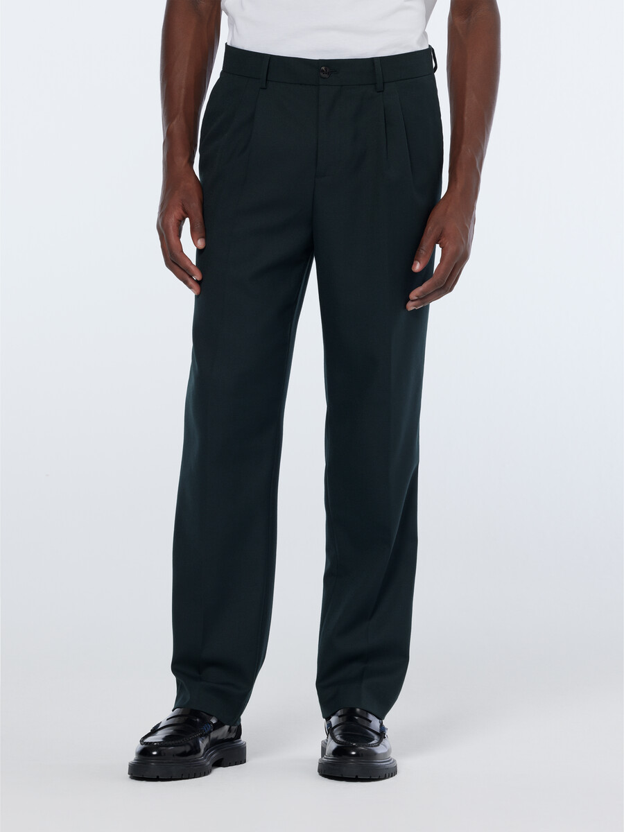 relaxed straight fit pleated tailored chino