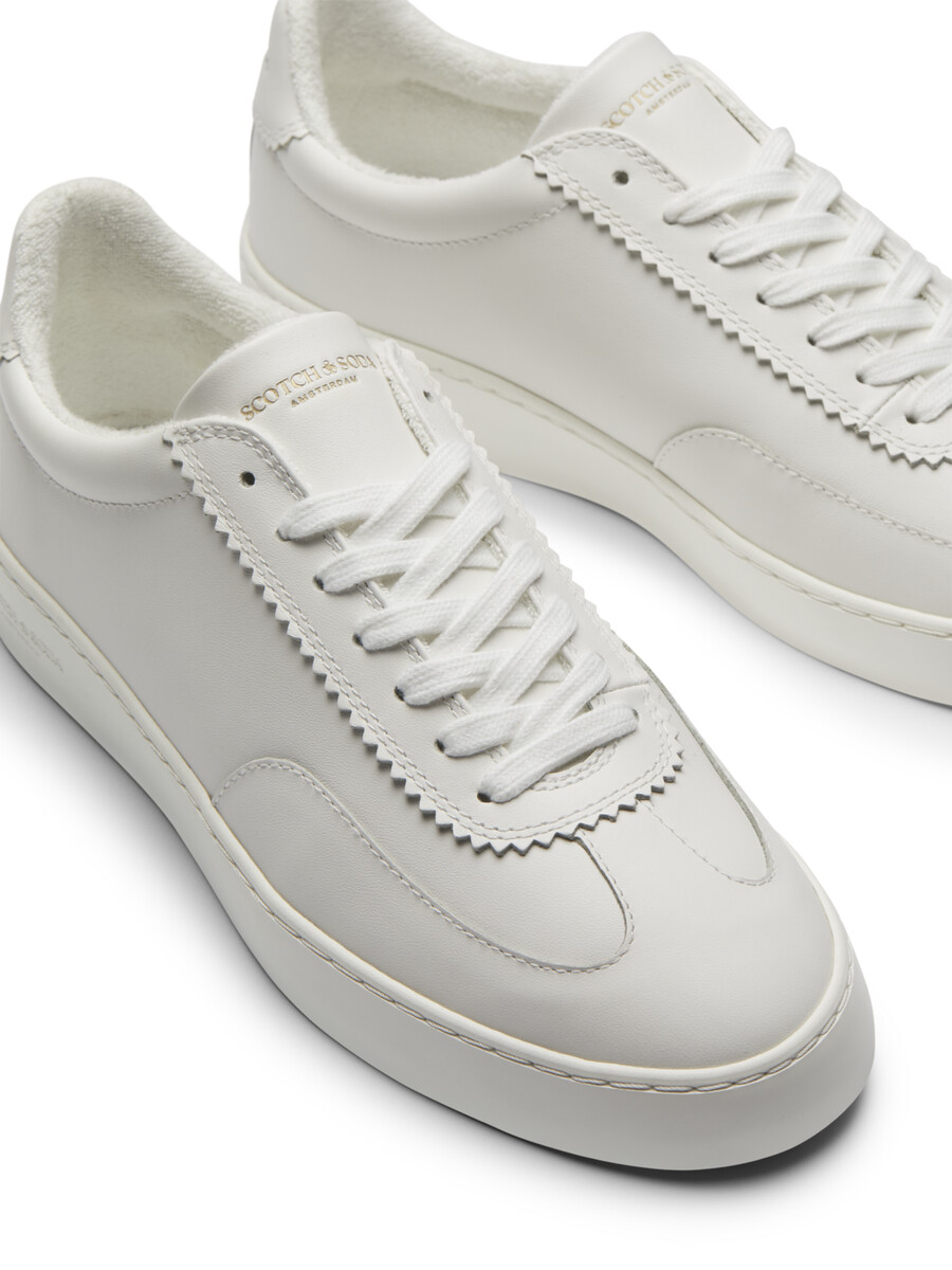 plakka leather sneaker