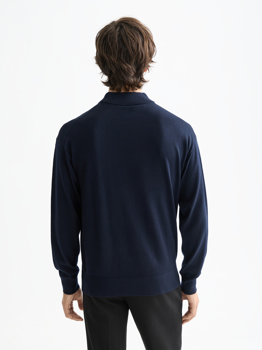 essentials — drop shoulder mock neck pullover