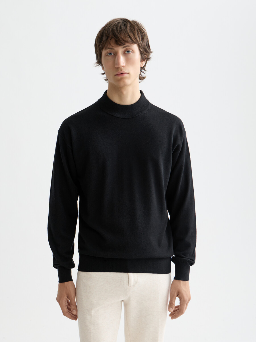 essentials — drop shoulder mock neck pullover